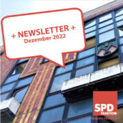 Bild vom Rathaus Marzahn. Text: "Newsletter Dezember 2022"