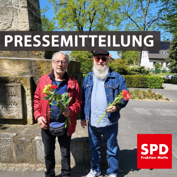 Bild von Günther Krug und Wolfhart Ulbrich die Blumen in der Hand halten