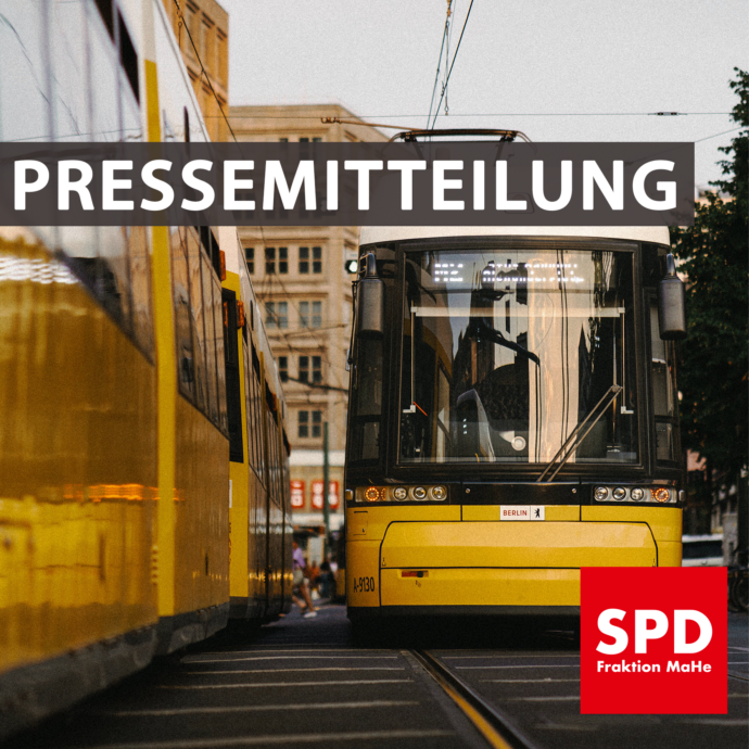 Bild von zwei Straßenbahnen in Berlin. Text: "Pressemitteilung"